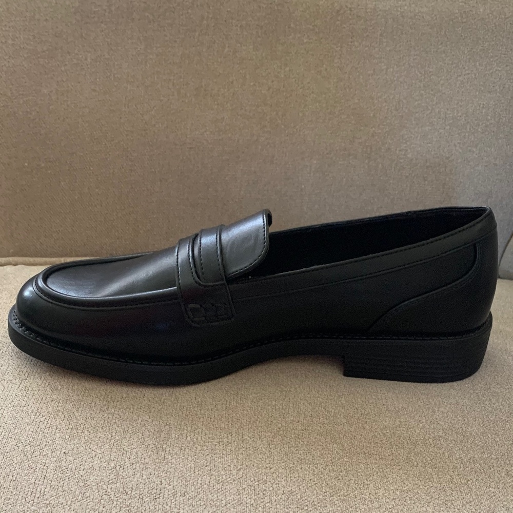 Woman’s Vegan leather loafers - Picture 4 of 9